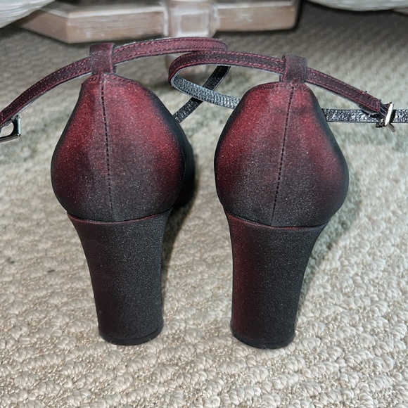Enzo Angiolini Brushed Silk Dark Cherry Ankle Strap Pumps, 6.5M - Picture 5 of 9